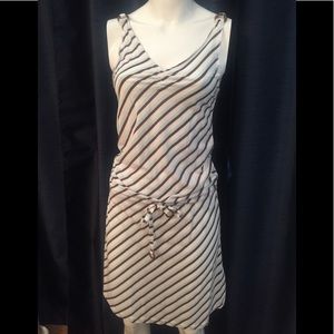 Split cotton dress ties at the waist